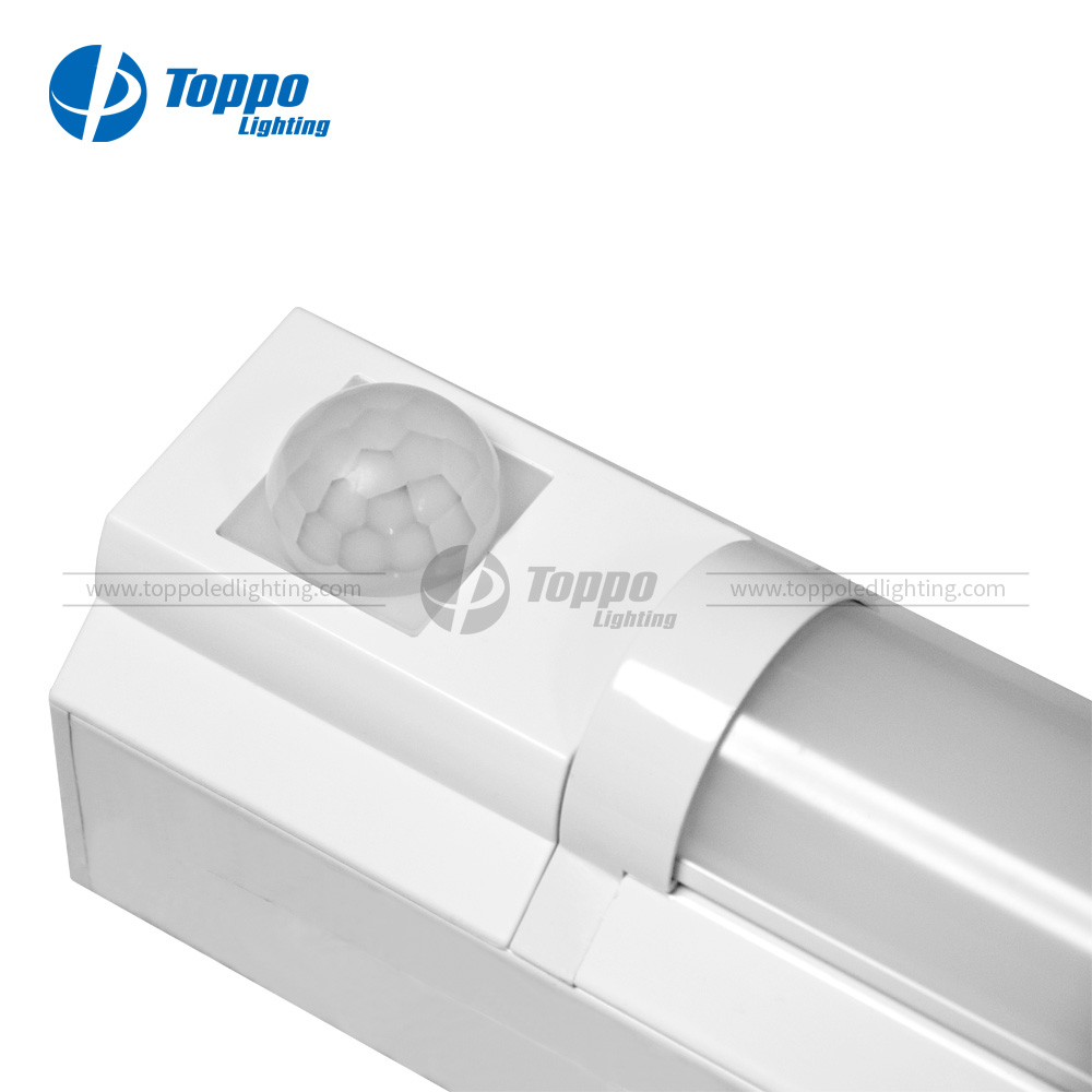 Patent design for T8 fluorescent fitting slim batten light